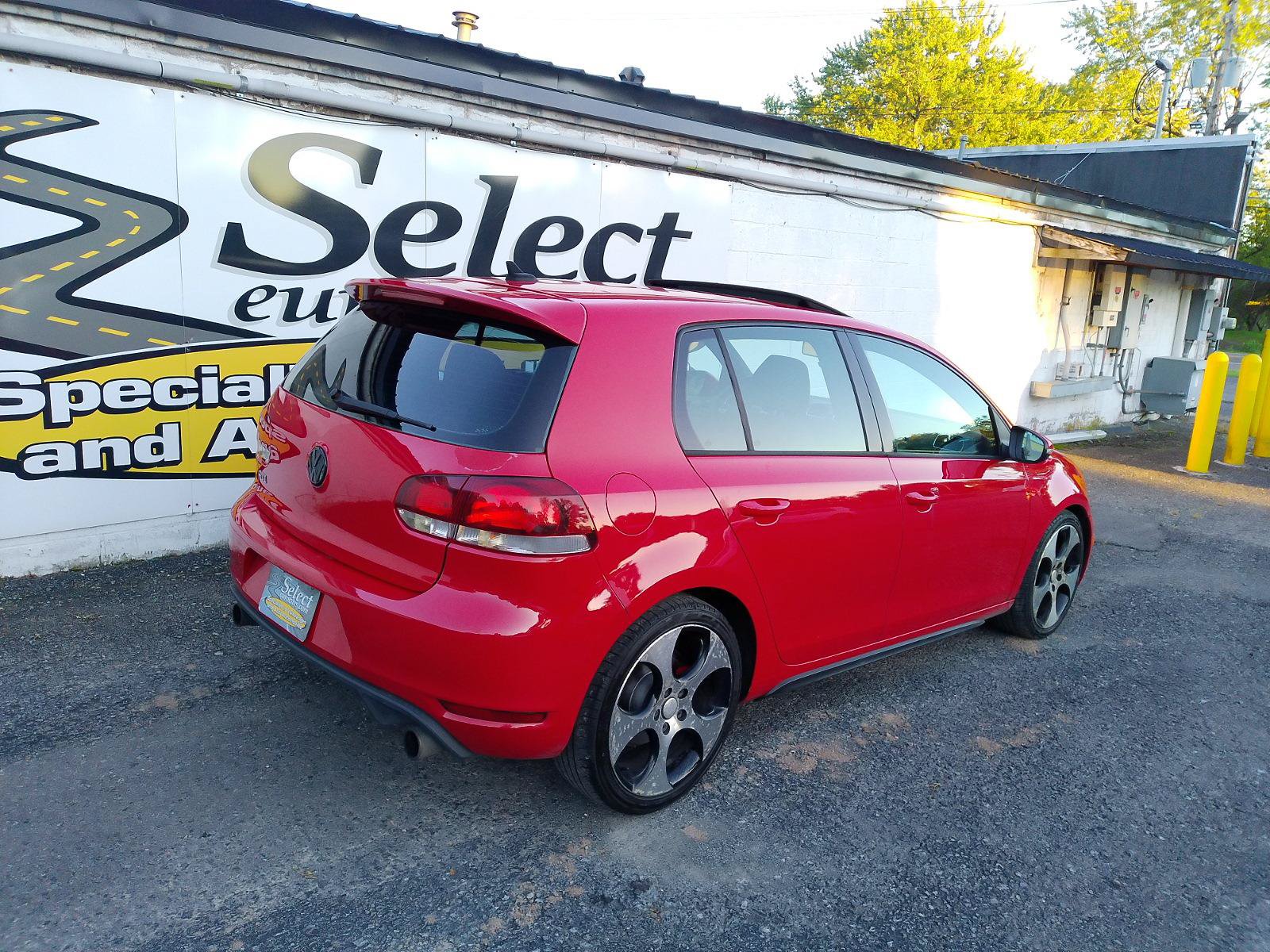 Used 2012 Volkswagen GTI 4-Door FWD image 2