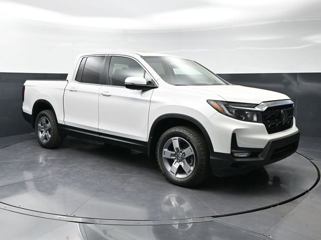Certified 2025 Honda Ridgeline RTL image 3