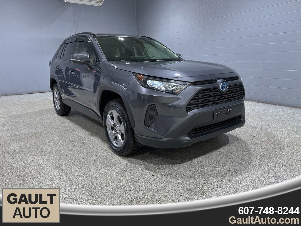 Certified 2022 Toyota RAV4 LE image 1