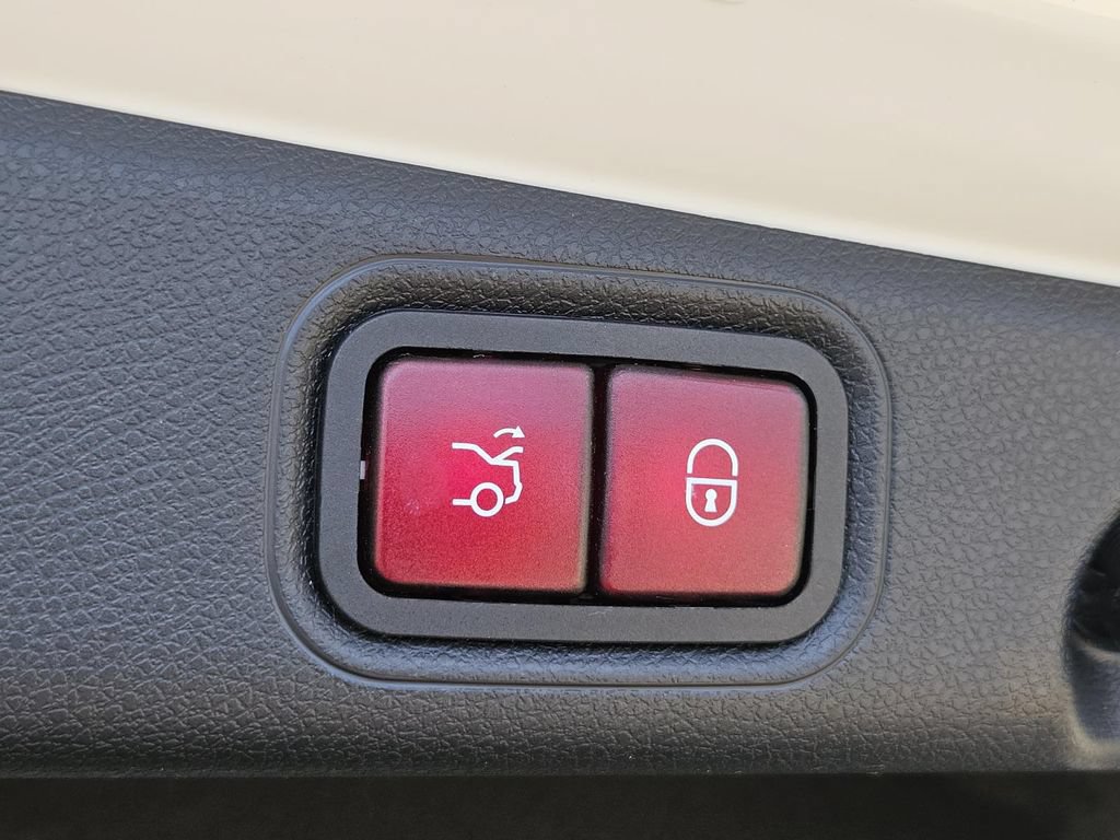 Used 2019 Mercedes-Benz E 300 4MATIC image 13