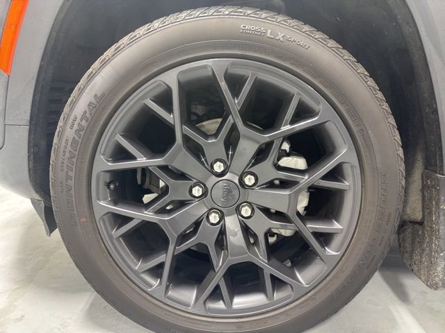 Used 2025 Jeep Grand Cherokee Summit image 11