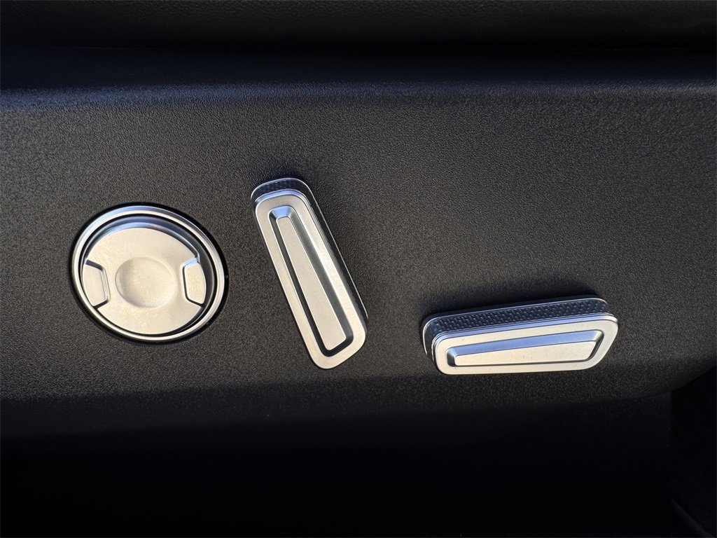 Used 2024 Lincoln Nautilus Reserve w/ Equipment Group 202A image 26