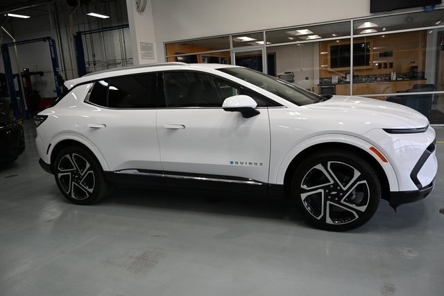 New 2026 Chevrolet Equinox EV LT w/ Convenience Package II image 4