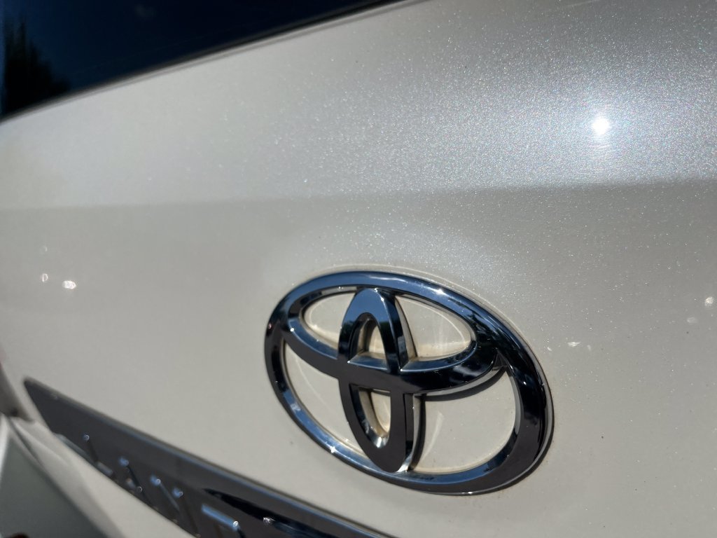 Used 2015 Toyota Land Cruiser AWD/4WD image 41