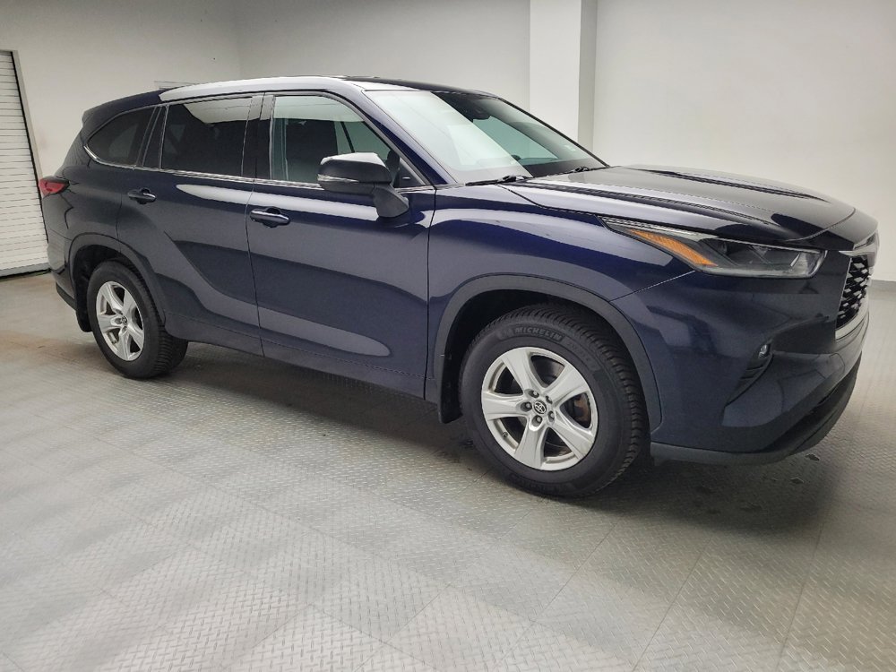Used 2021 Toyota Highlander LE image 11