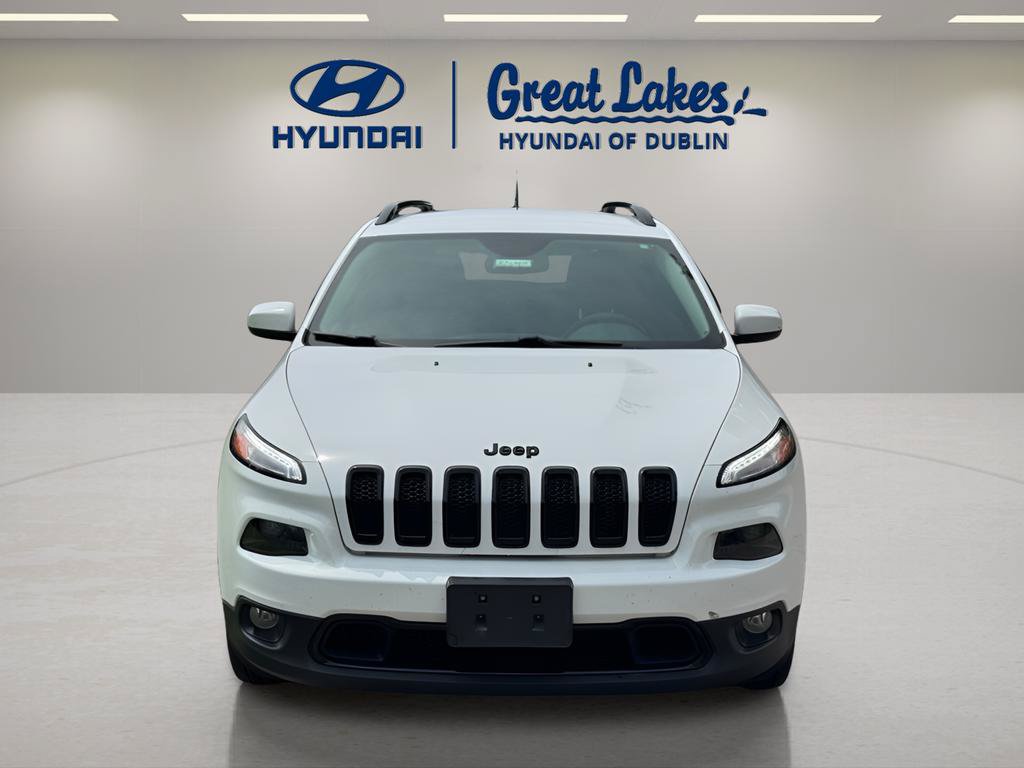 Used 2018 Jeep Cherokee Latitude w/ Altitude Package FWD image 8