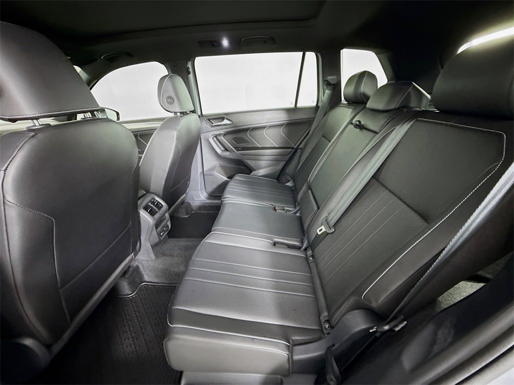 Used 2024 Volkswagen Tiguan SE R-Line image 21
