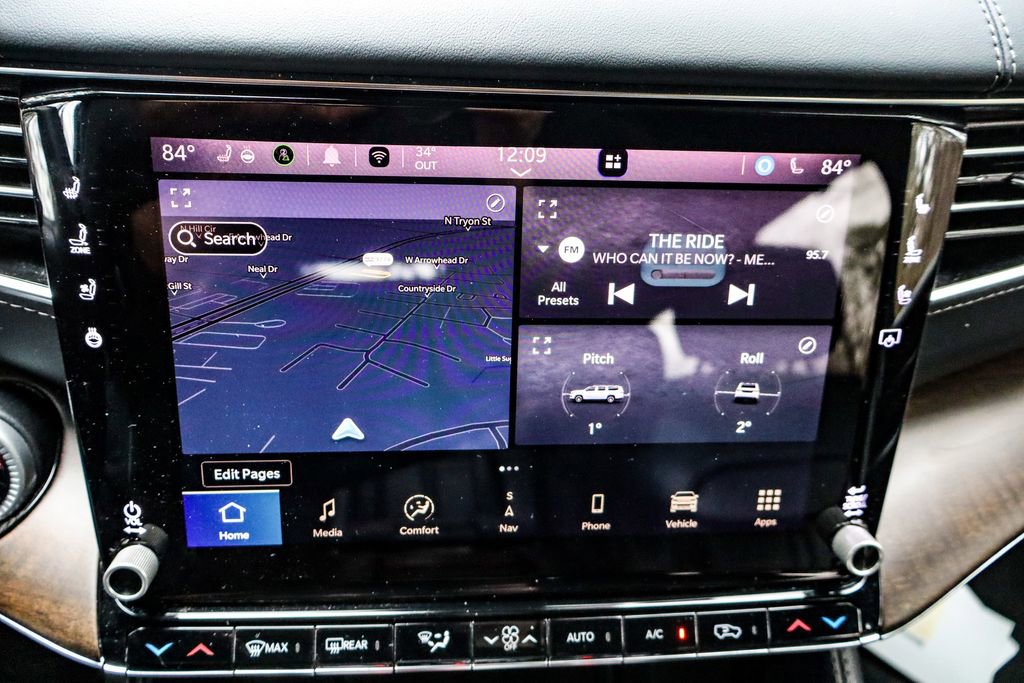 Used 2024 Jeep Grand Wagoneer L 4WD image 35