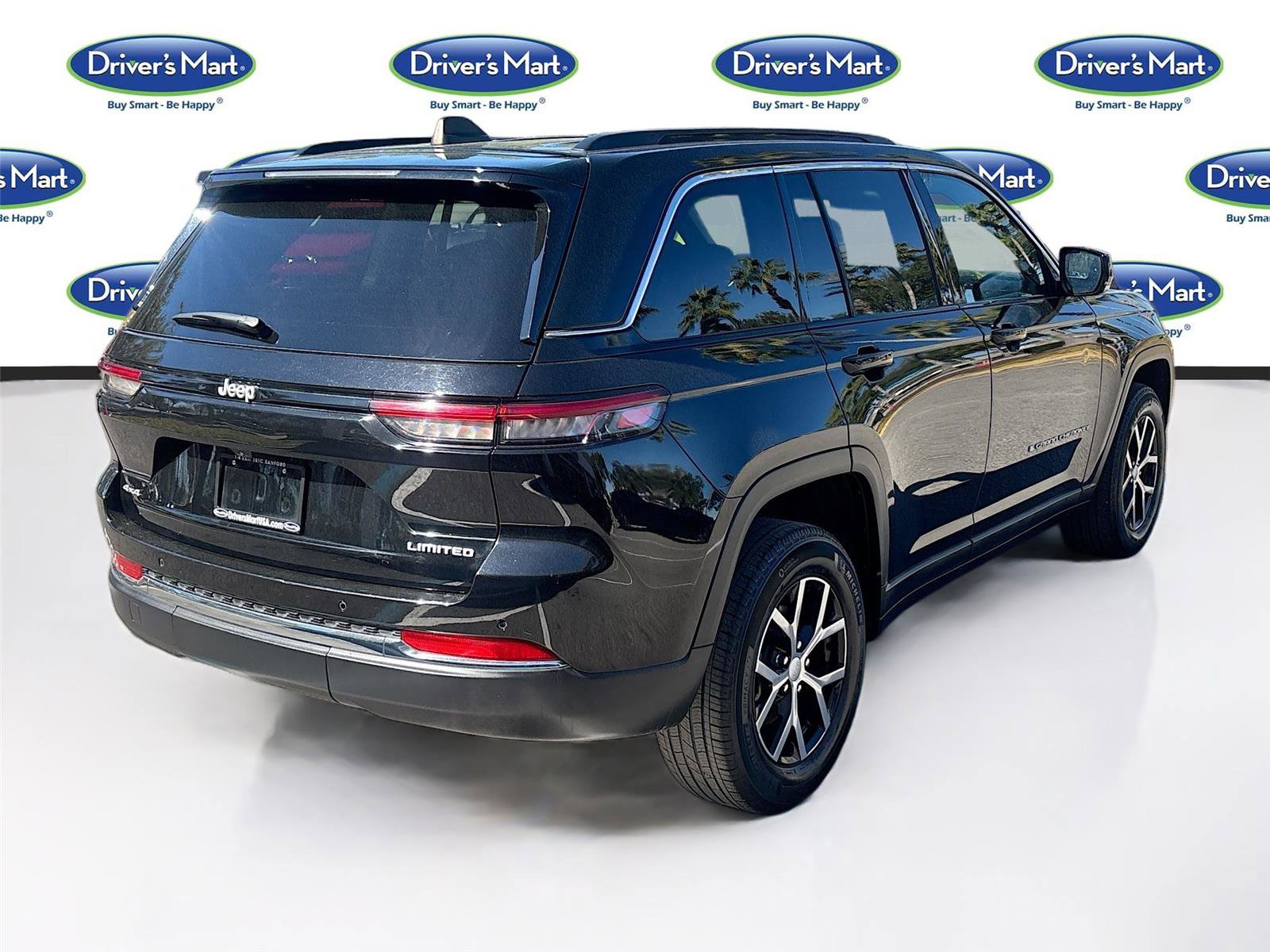 Used 2024 Jeep Grand Cherokee Limited image 7