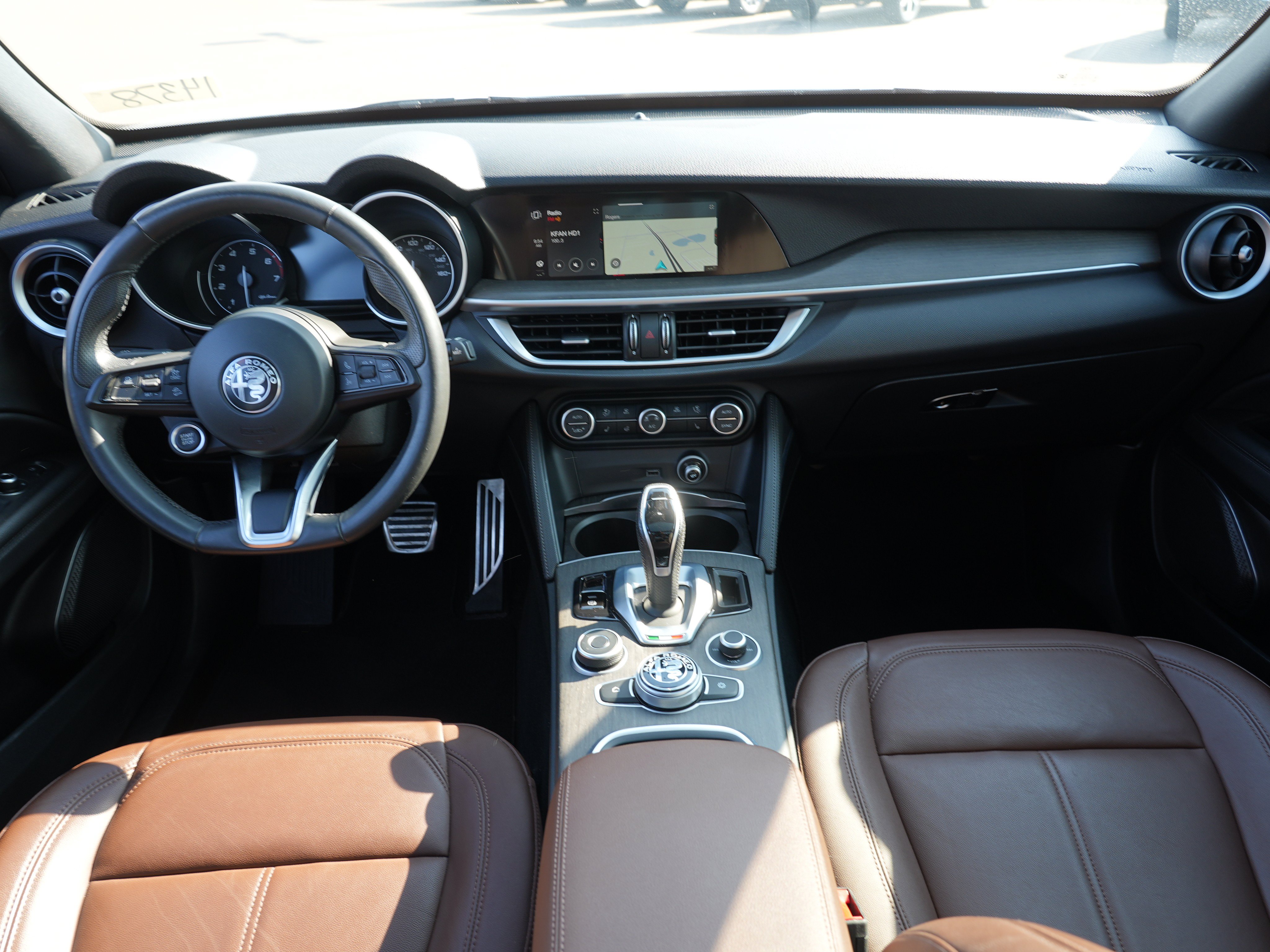Used 2023 Alfa Romeo Stelvio Ti AWD/4WD image 27