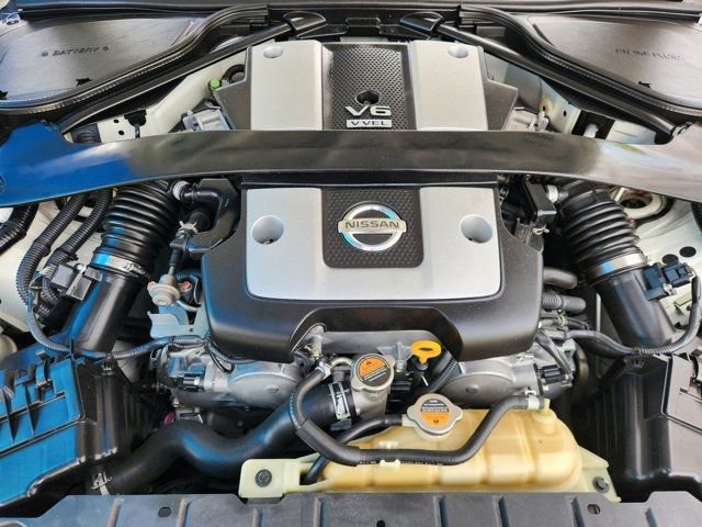 Used 2018 Nissan 370Z Roadster image 33