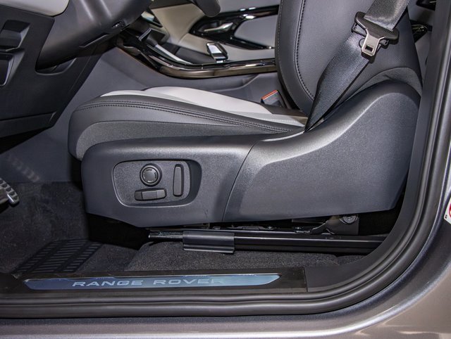 New 2026 Land Rover Range Rover Evoque Dynamic SE image 15
