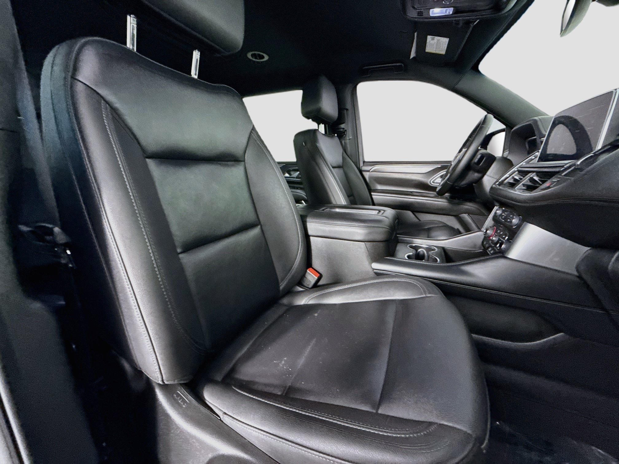 Used 2024 Chevrolet Suburban LT RWD image 31