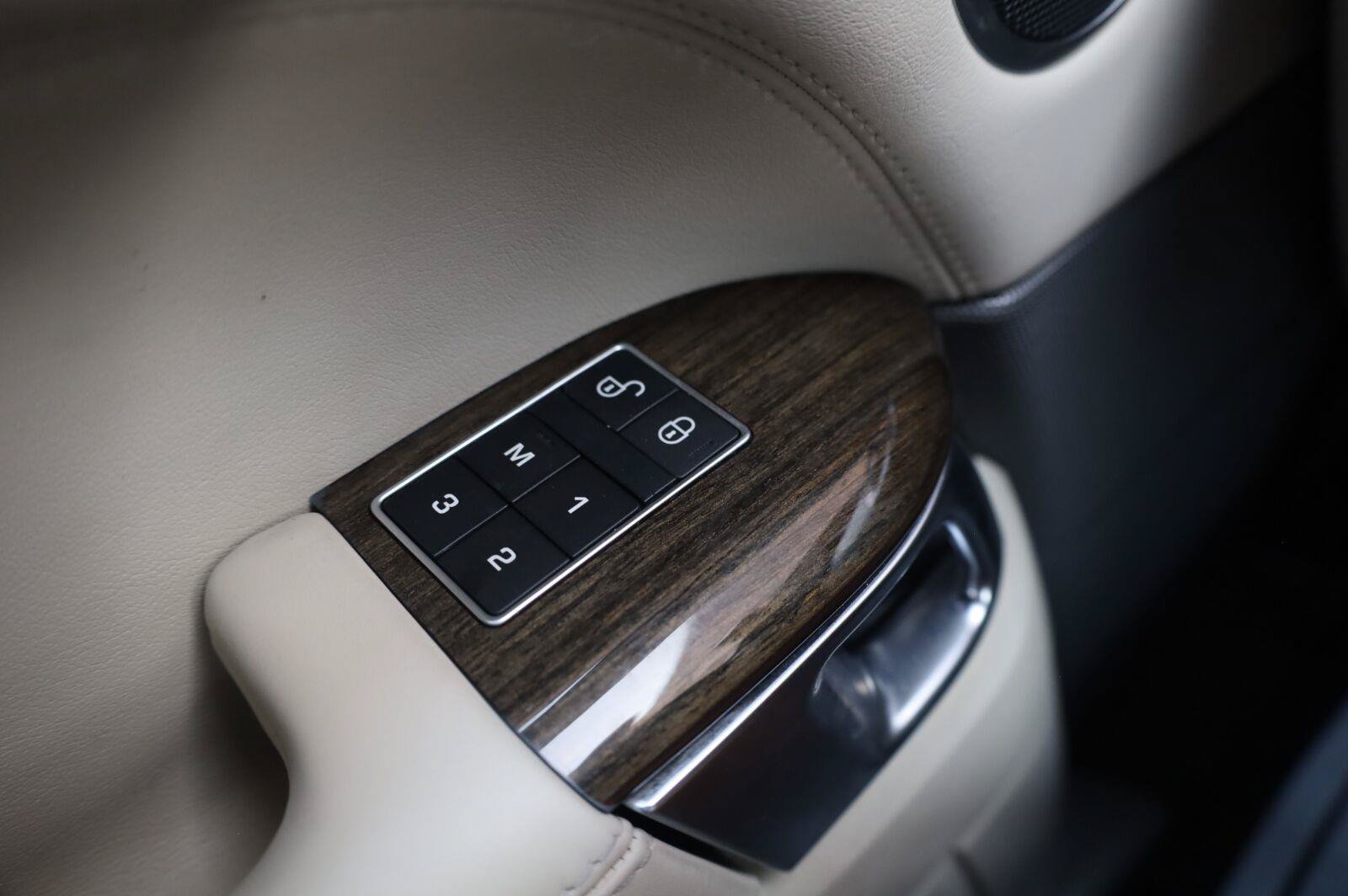 Used 2016 Land Rover Range Rover Sport HSE AWD/4WD image 39