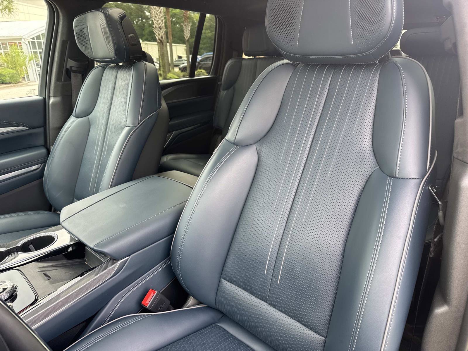 Certified 2025 Cadillac Escalade IQ Luxury 2 w/ LPO, Premium Carpet Package AWD/4WD image 20