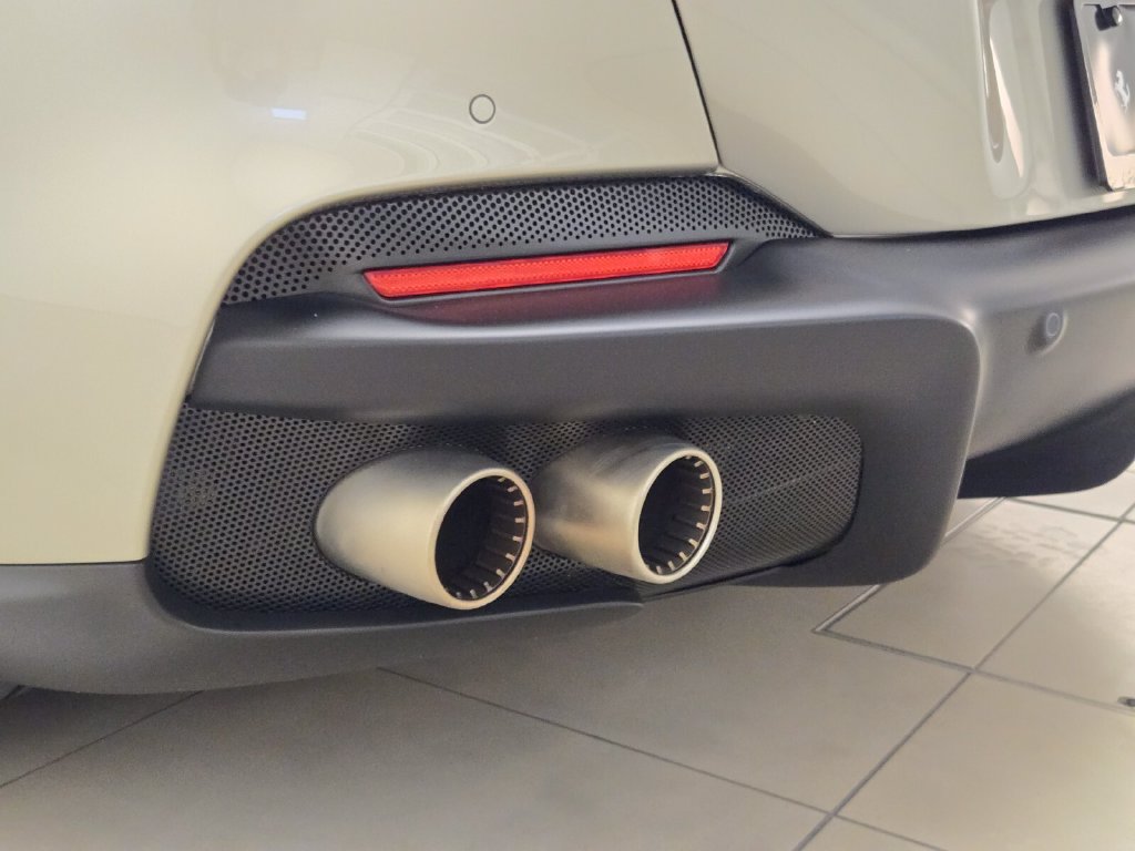 Used 2023 Ferrari Portofino M RWD image 11