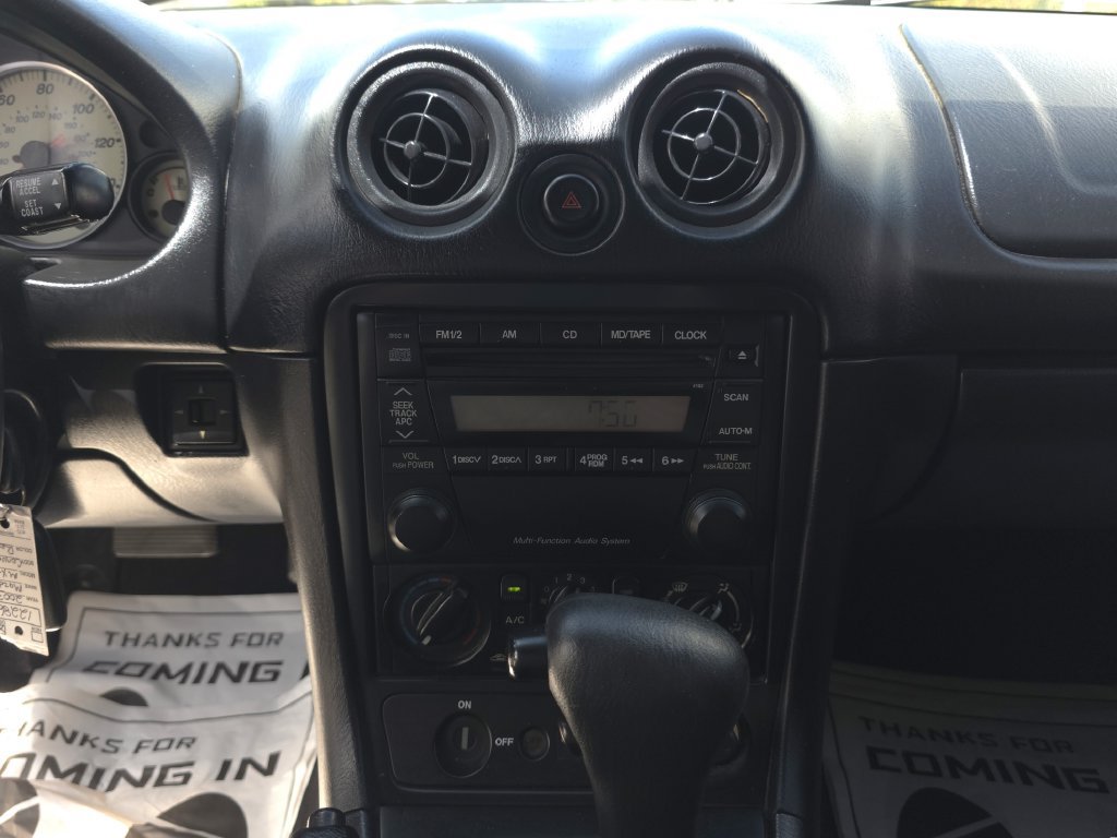 Used 2003 MAZDA MX-5 Miata RWD image 18