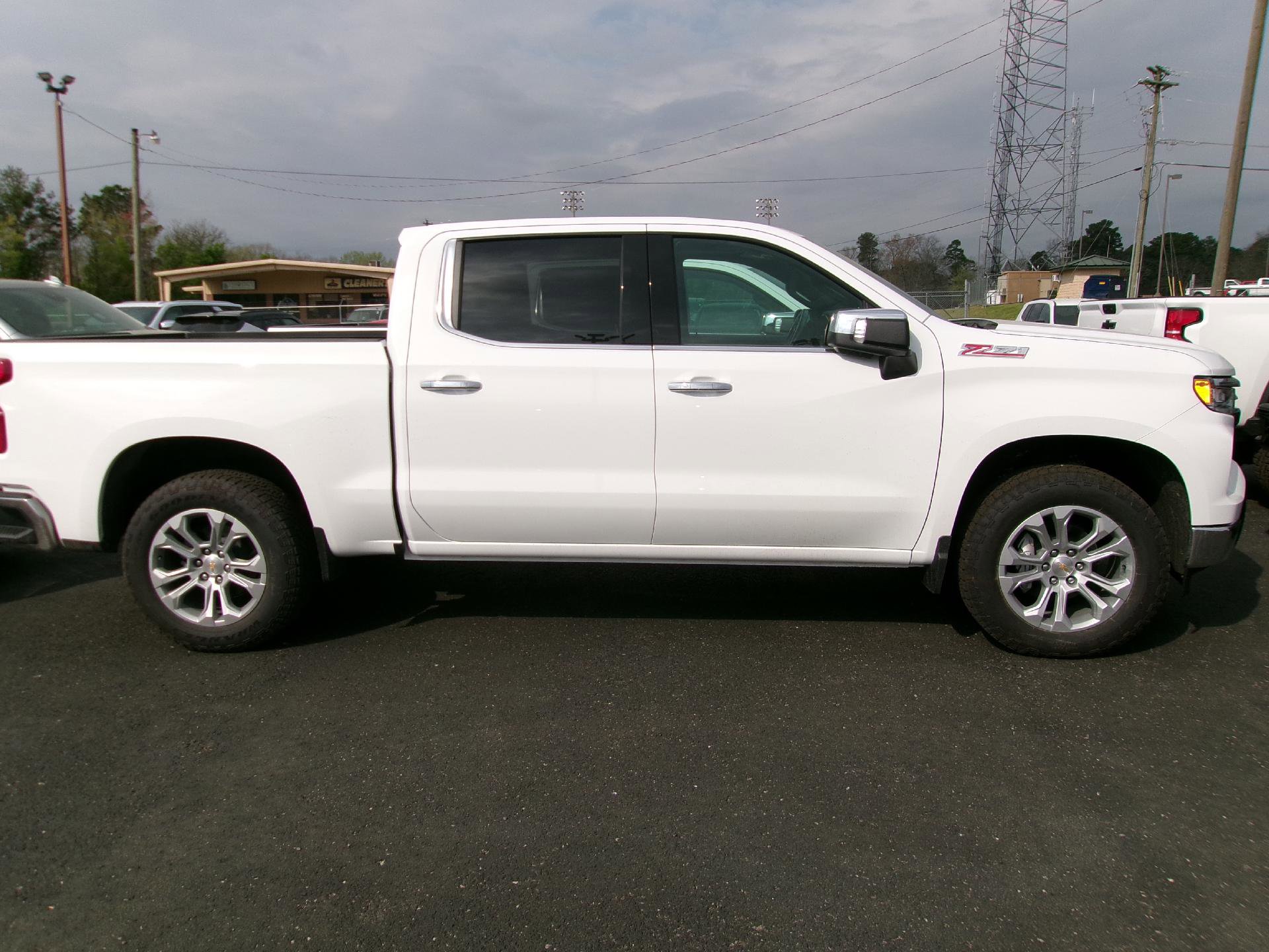 New 2026 Chevrolet Silverado 1500 LTZ w/ LTZ Premium Package AWD/4WD image 10