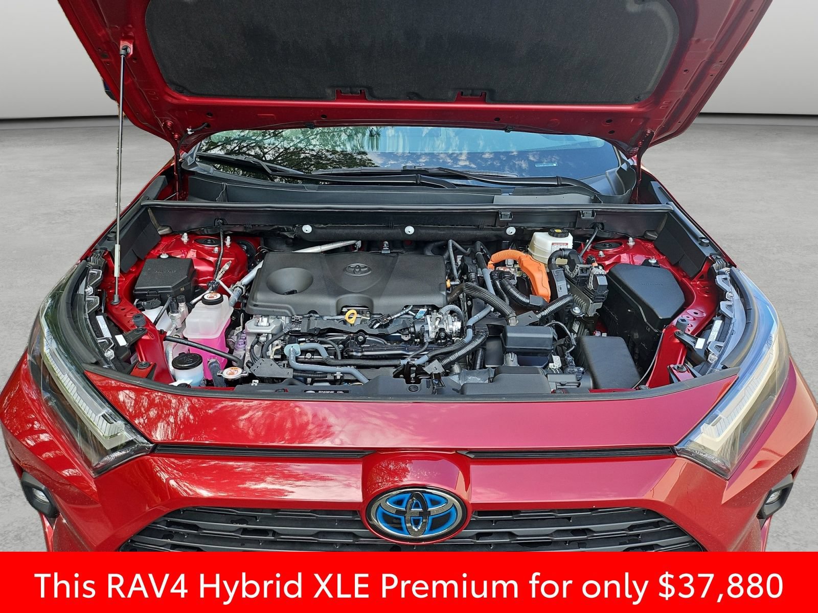 Used 2023 Toyota RAV4 XLE Premium AWD/4WD image 38