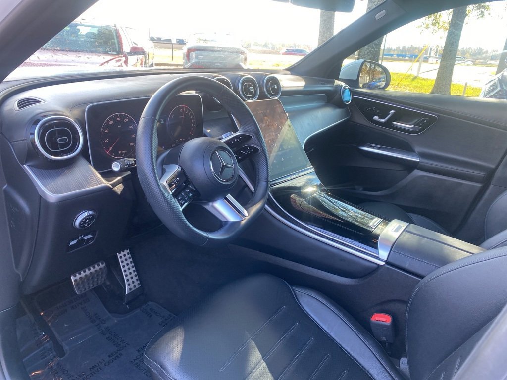 Used 2025 Mercedes-Benz GLC 350e 4MATIC image 10