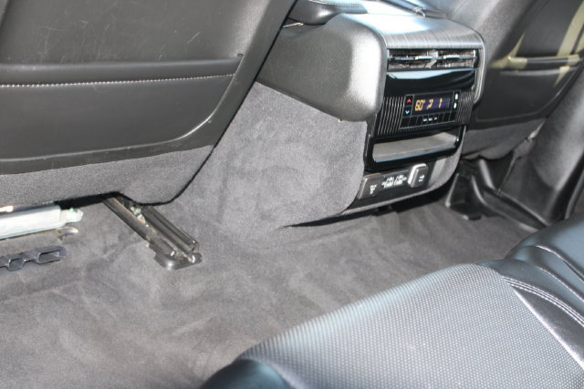 Used 2024 Jeep Wagoneer L Series II AWD/4WD image 45