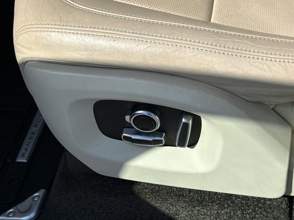 Used 2016 Land Rover Range Rover Supercharged image 22