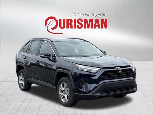 Used 2025 Toyota RAV4 XLE image 1