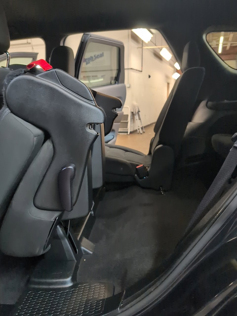 Used 2025 Dodge Durango GT AWD/4WD image 23
