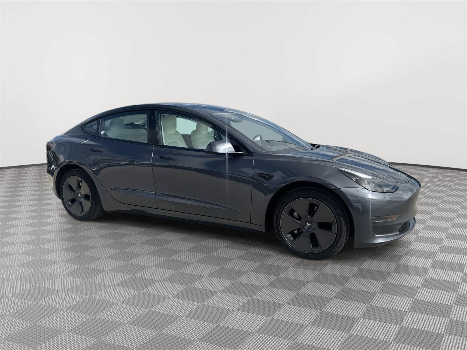 Used 2023 Tesla Model 3 Standard Range RWD image 3