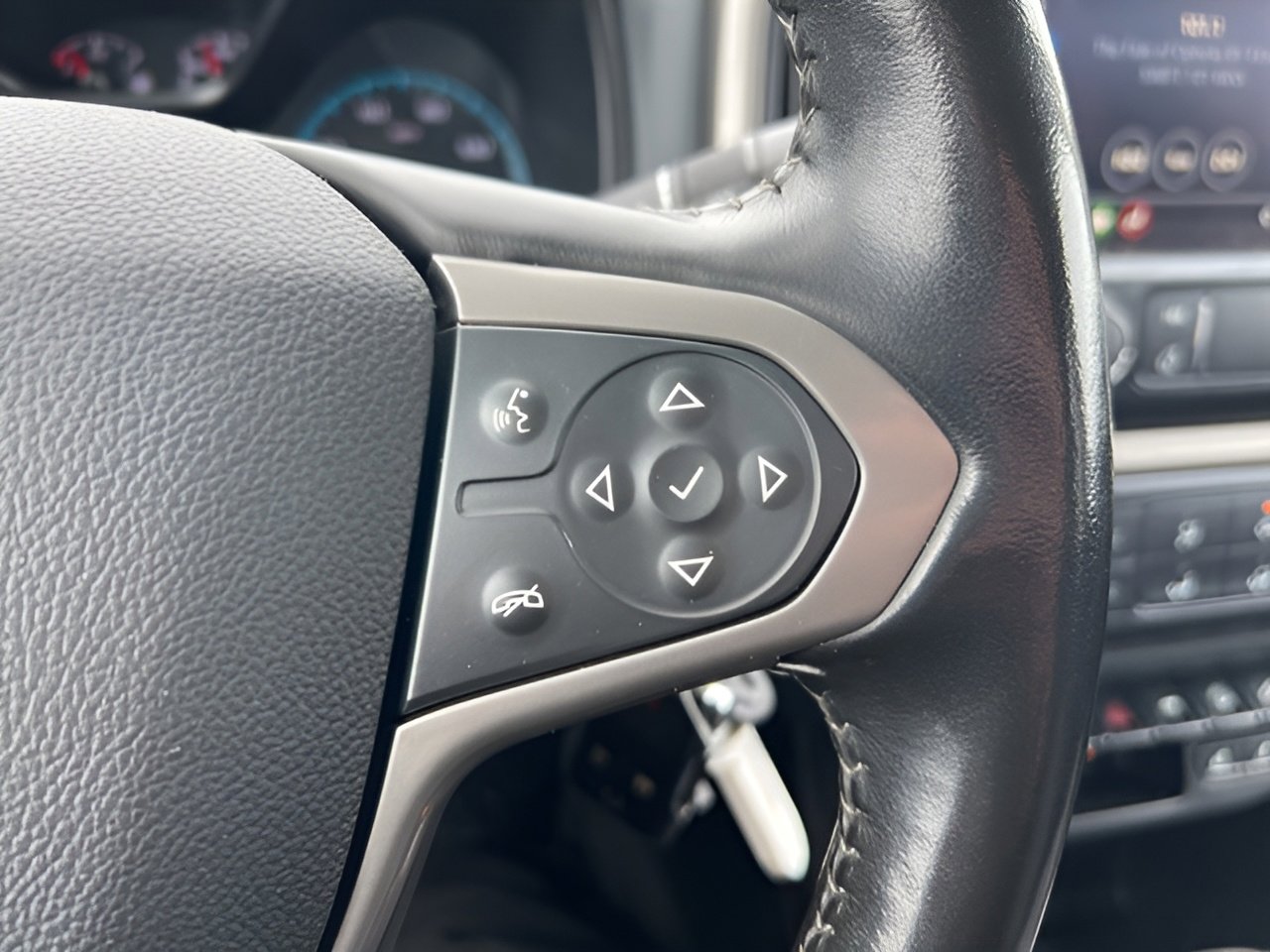 Used 2021 Chevrolet Colorado Z71 w/ Safety Package image 19