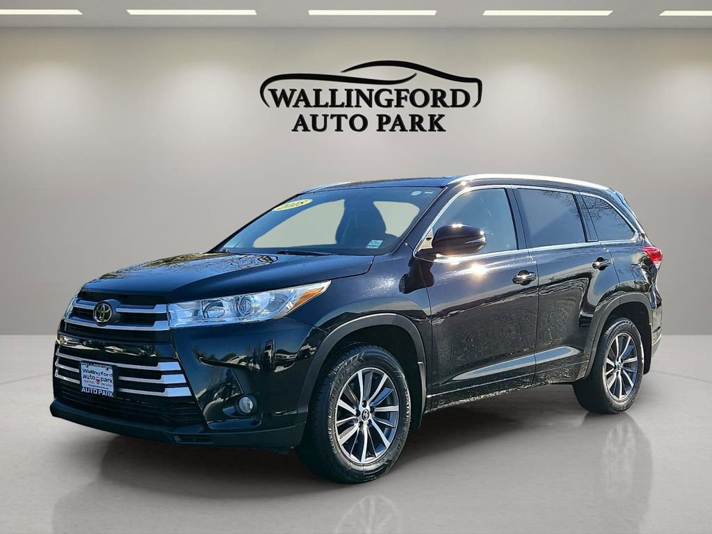 Used 2018 Toyota Highlander XLE w/ Carpet Mat Package (TMS) image 1