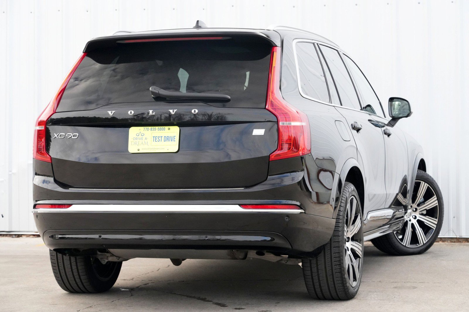 Used 2024 Volvo XC90 T8 Plus w/ Protection Package Premier image 5