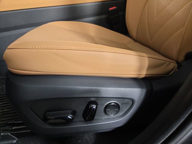 Used 2025 Lexus NX 300h AWD w/ Luxury Package image 30