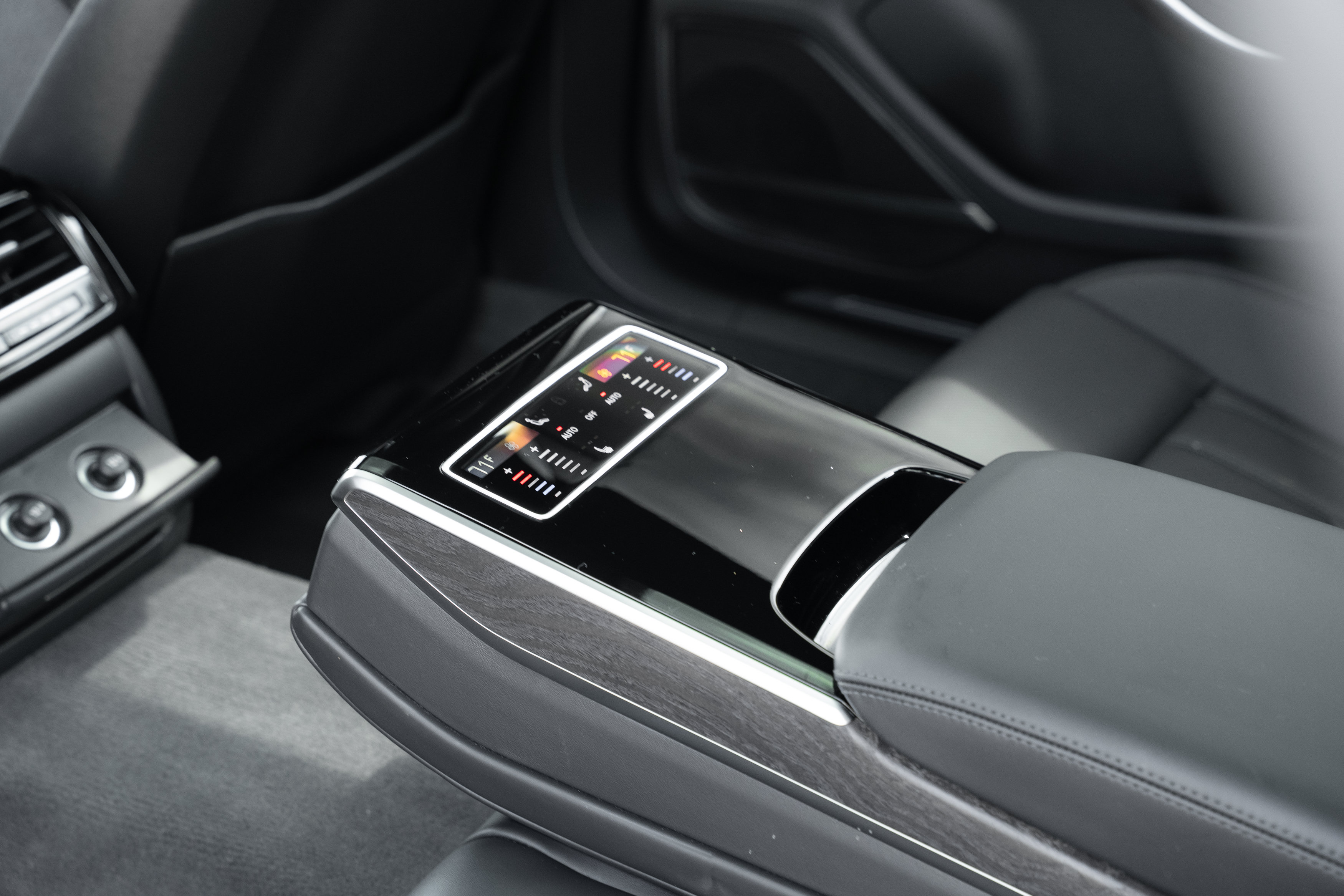 Certified 2022 Audi A8 L 3.0T AWD/4WD image 25