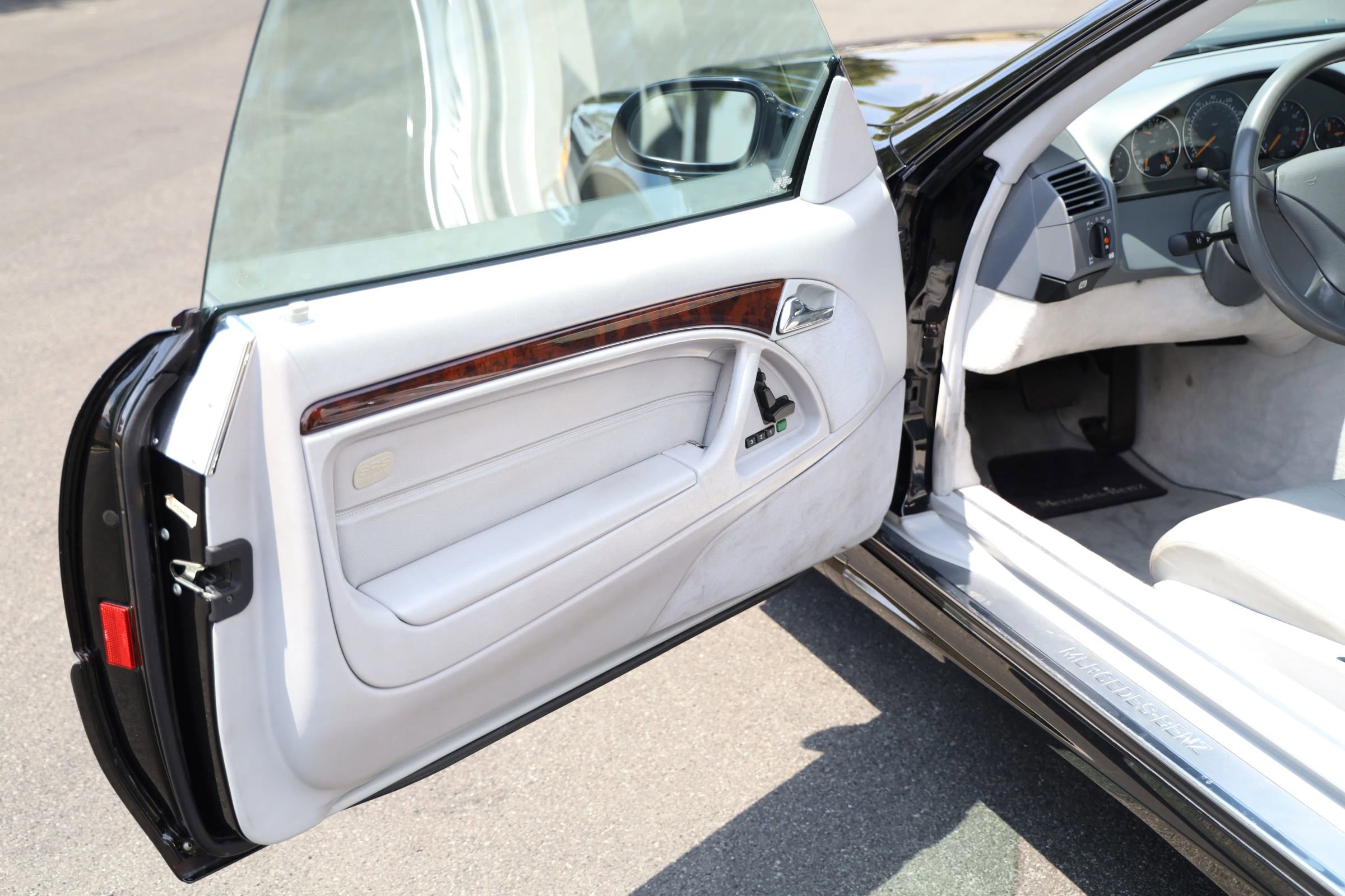 Used 2001 Mercedes-Benz SL 500 image 13