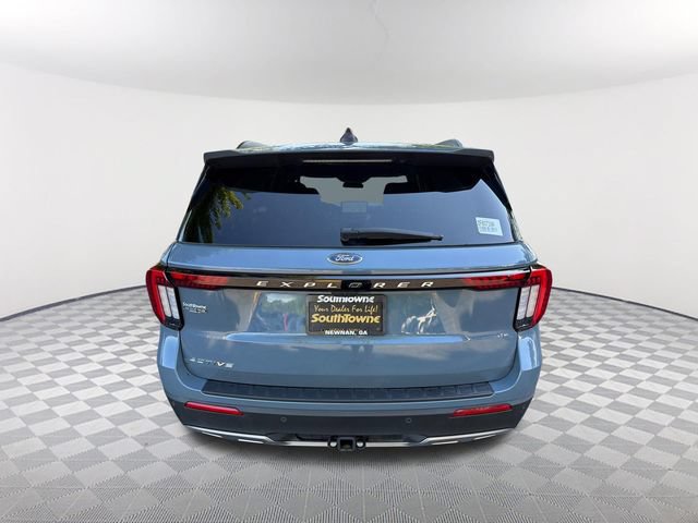 Used 2025 Ford Explorer Active w/ Active Comfort Package RWD image 6