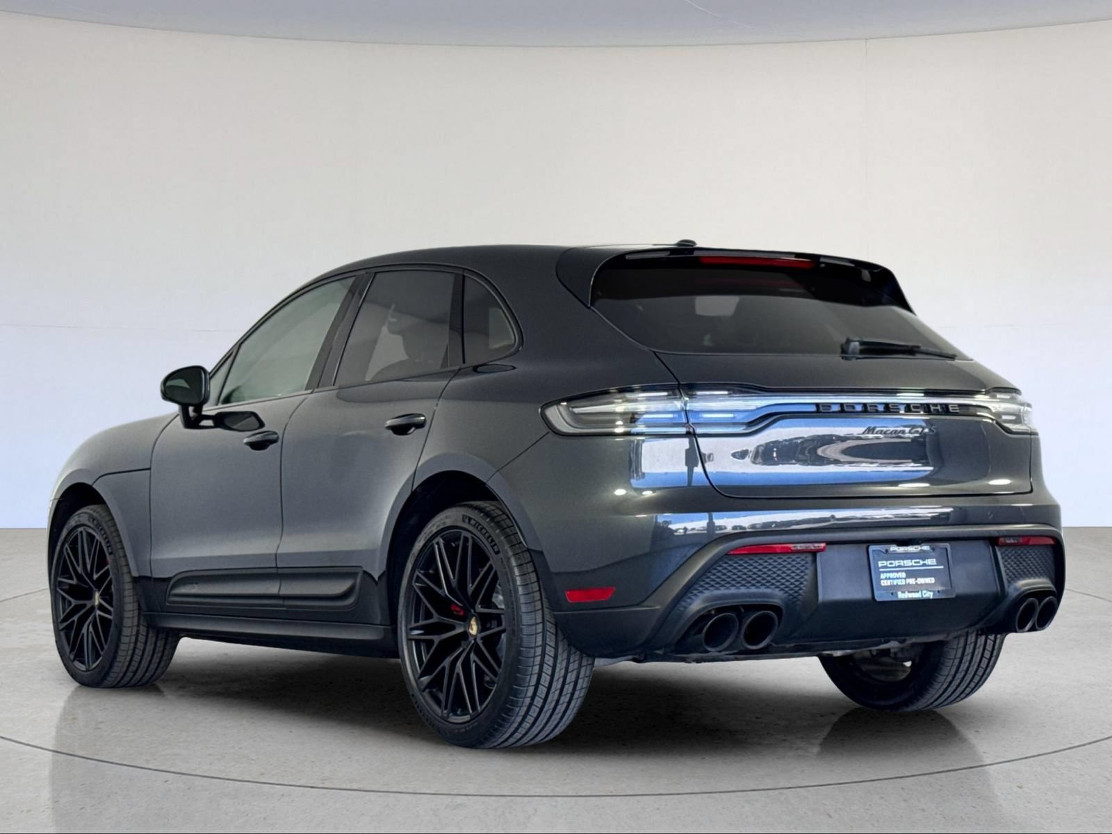 Certified 2024 Porsche Macan GTS AWD/4WD image 3