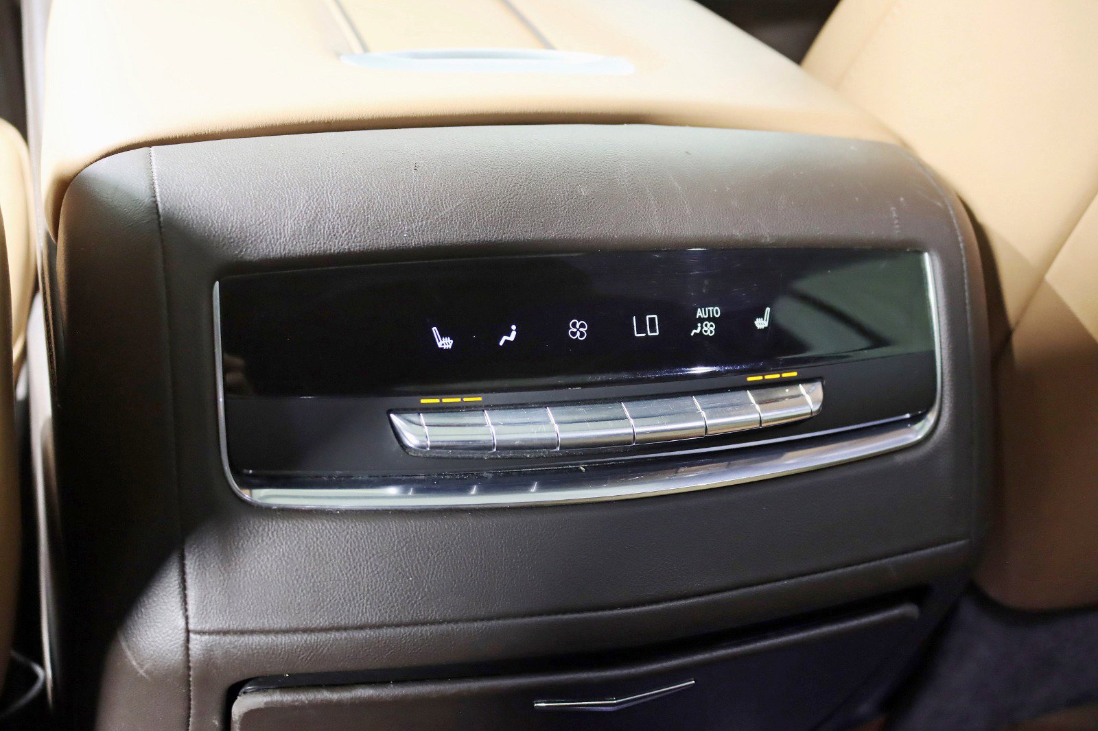 Used 2023 Cadillac Escalade ESV Premium Luxury AWD/4WD image 30