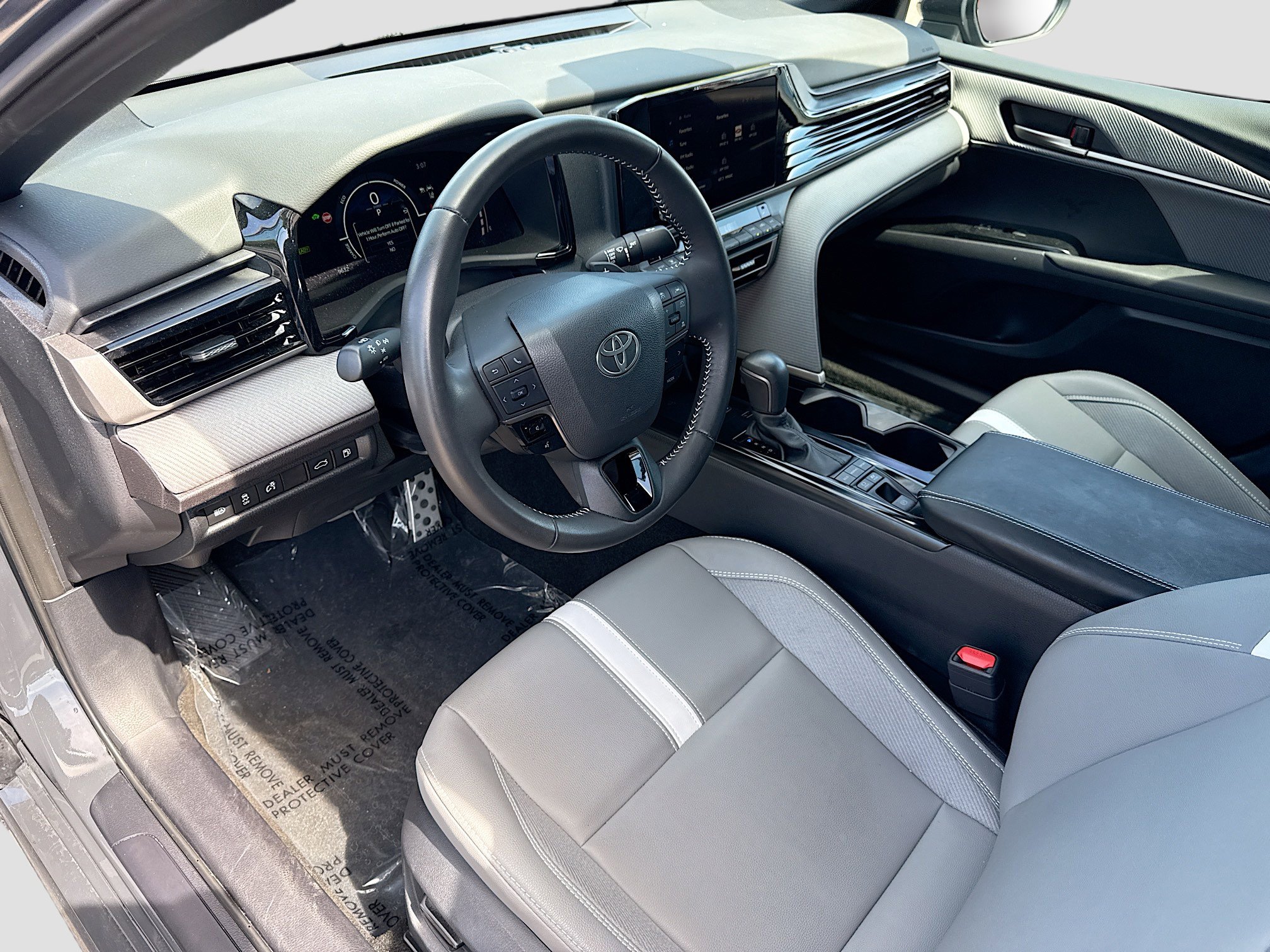 Used 2025 Toyota Camry SE image 24