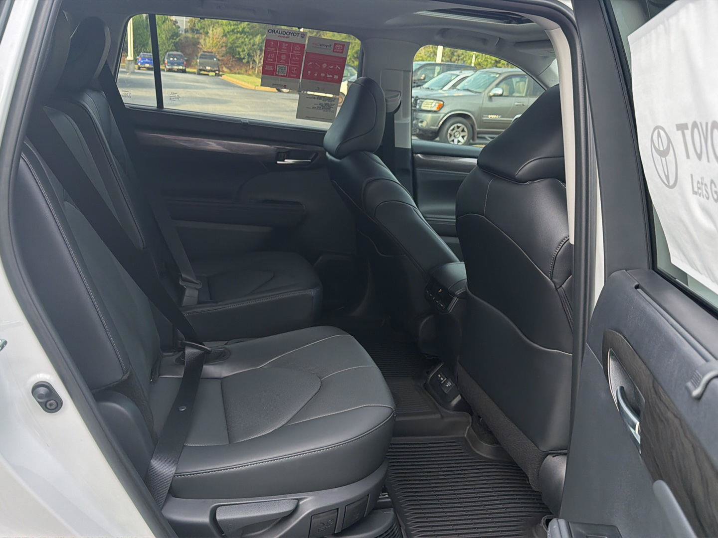 New 2026 Toyota Highlander Limited AWD/4WD image 13