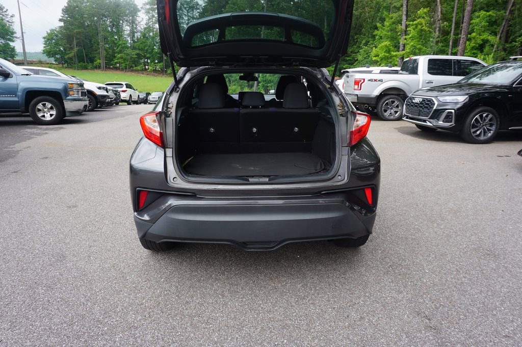 Used 2021 Toyota C-HR XLE FWD image 12