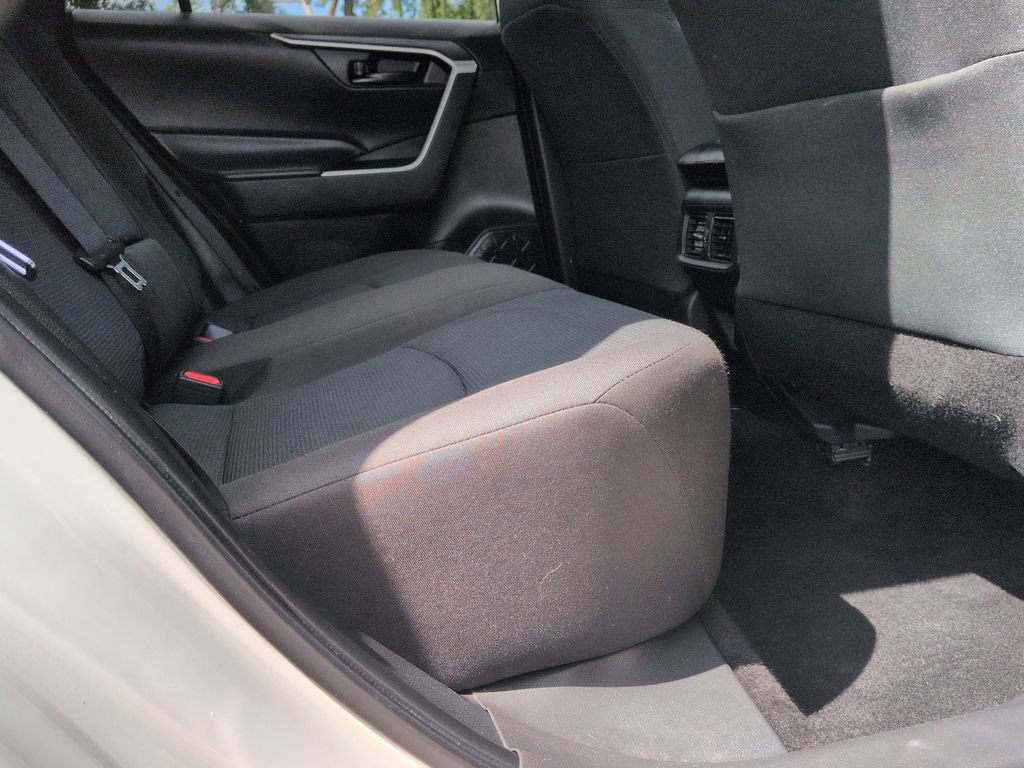 Used 2024 Toyota RAV4 LE AWD/4WD image 24
