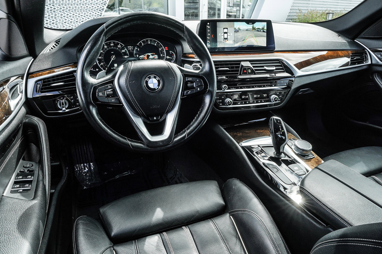 Used 2019 BMW 540i xDrive w/ Premium Package image 8