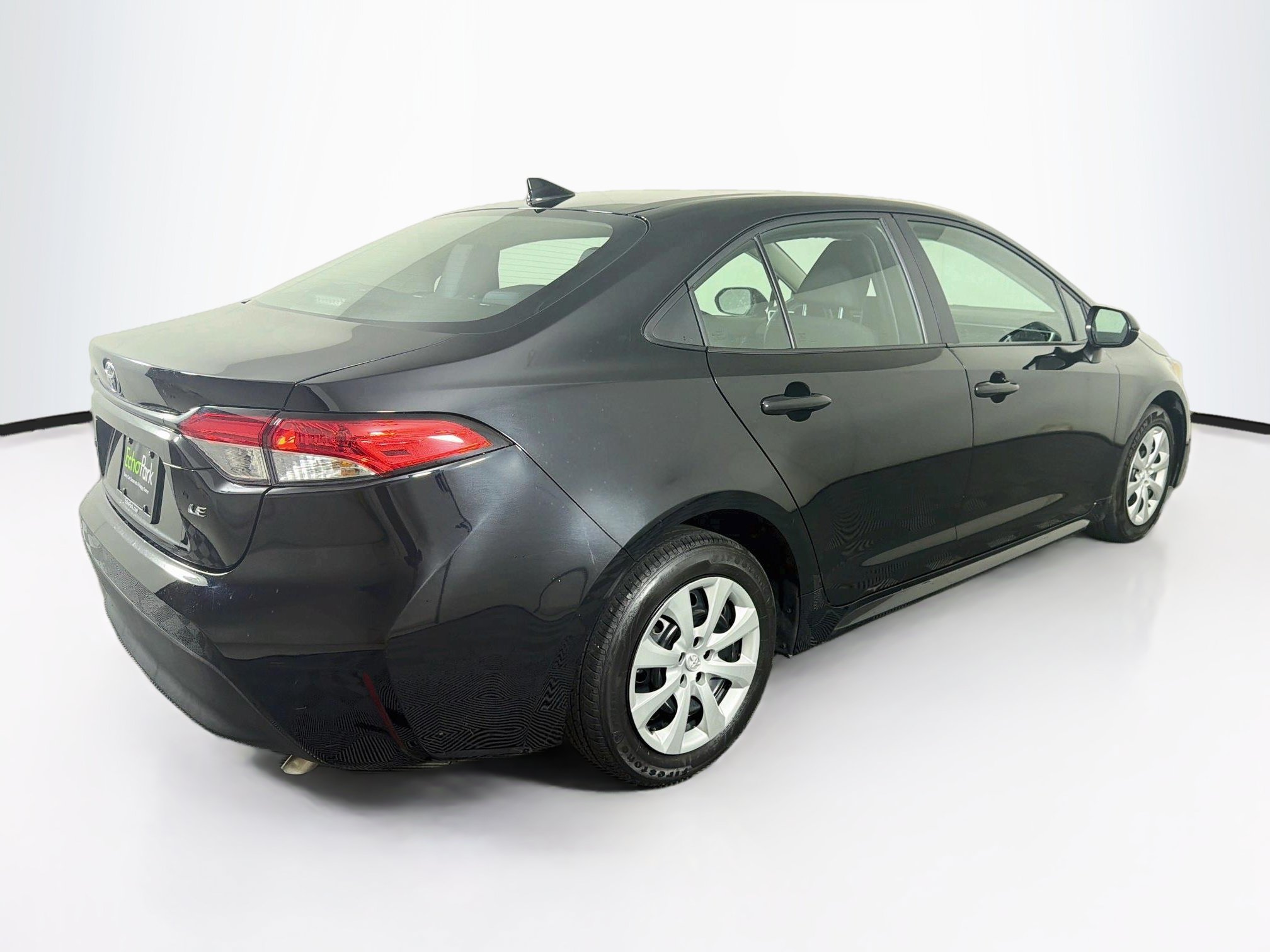 Used 2025 Toyota Corolla LE FWD image 9