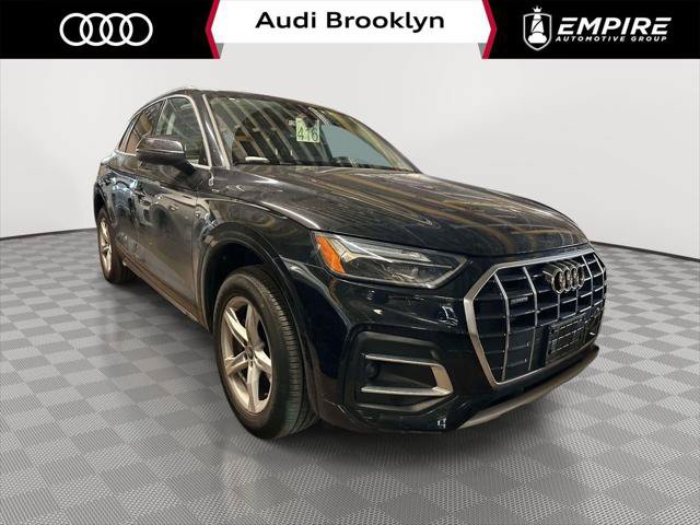Used 2023 Audi Q5 2.0T Premium w/ Convenience Package AWD/4WD image 1