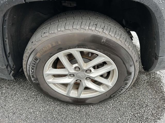 Used 2023 Jeep Grand Cherokee L Laredo w/ Luxury Tech Group I AWD/4WD image 6
