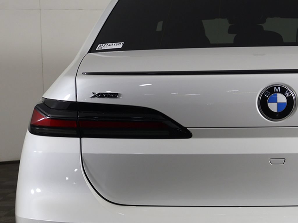 Used 2023 BMW 760i xDrive AWD/4WD image 20