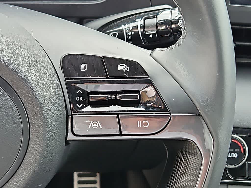 Used 2025 Hyundai Elantra Sport FWD image 20