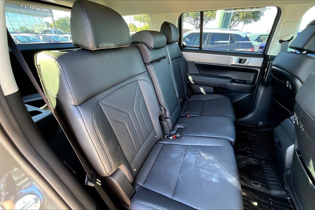 Used 2026 Hyundai Santa Fe SEL AWD/4WD image 17
