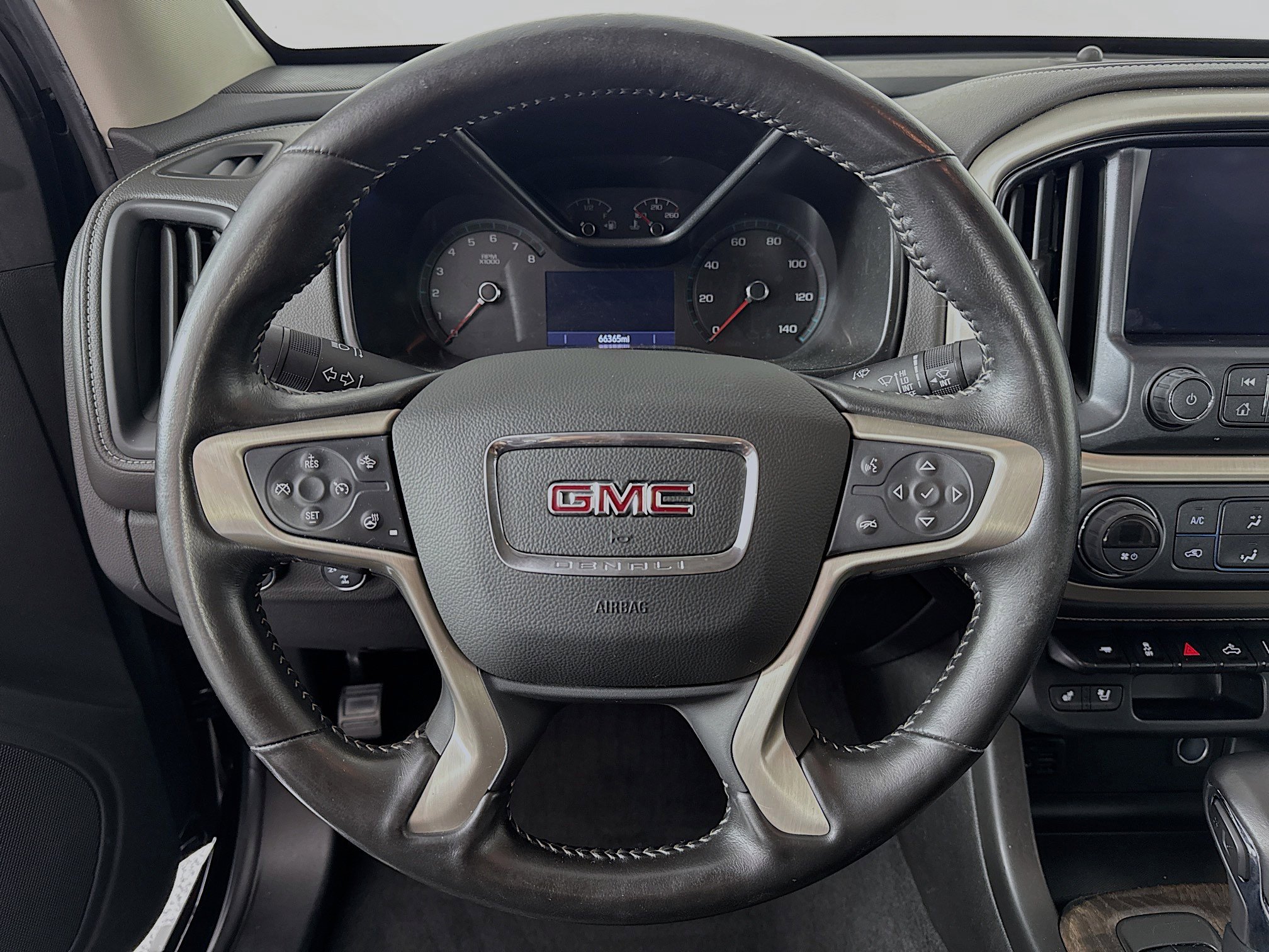 Used 2022 GMC Canyon Denali w/ Denali Black Edition Package image 11